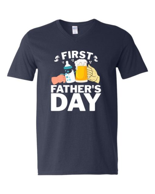 FIRST FATHERS DAY  - T-shirt Col V Pour Adultes