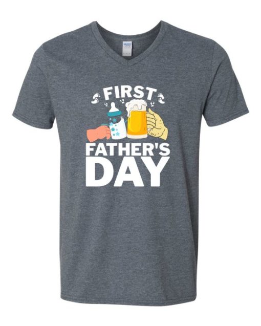 FIRST FATHERS DAY  - T-shirt Col V Pour Adultes