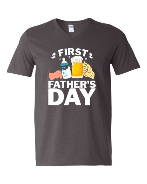 FIRST FATHERS DAY  - T-shirt Col V Pour Adultes